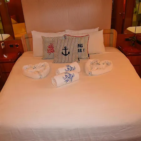 Goekce1yacht Botel Bodrum